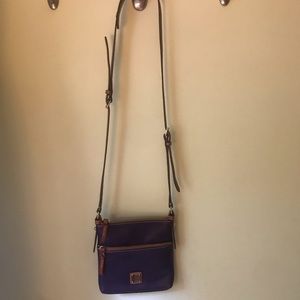 ✨PURPLE LEATHER DOONEY AND BOURKE CROSSBODY BAG✨